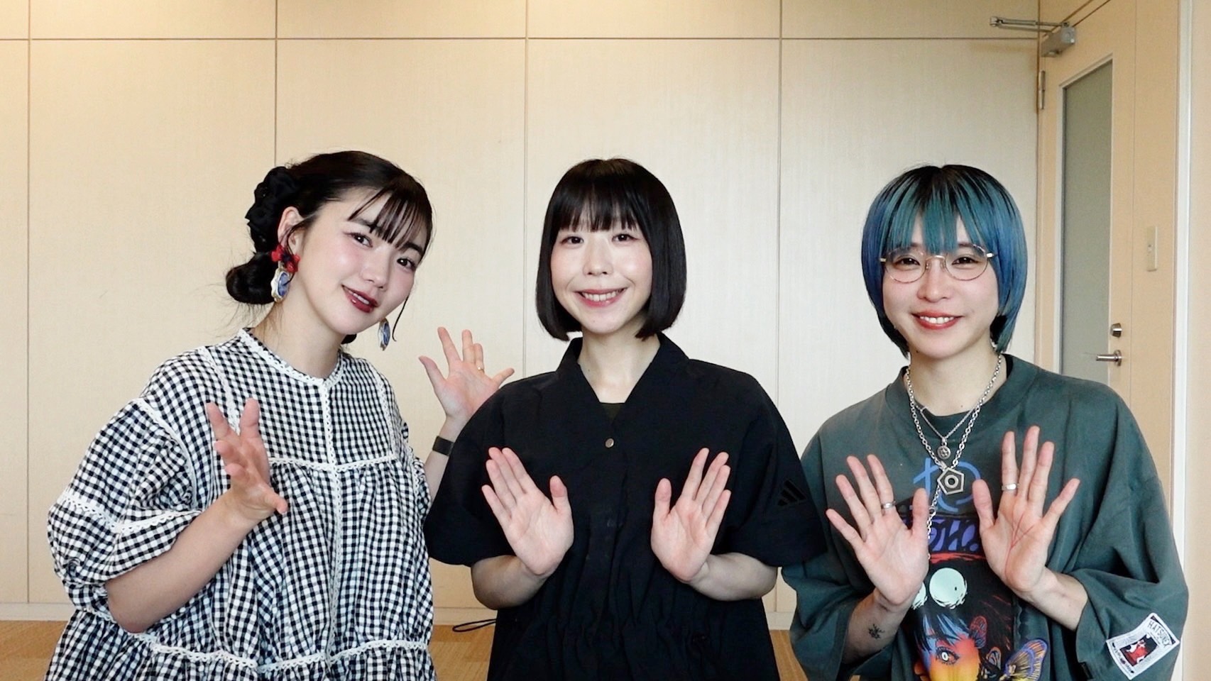 見えないものを追う女性たちの座談会。「松嶋初音の推しビトvol.1」今月のゲスト／TOCANA総裁 角由紀子さん、怪談師 深津さくらさん